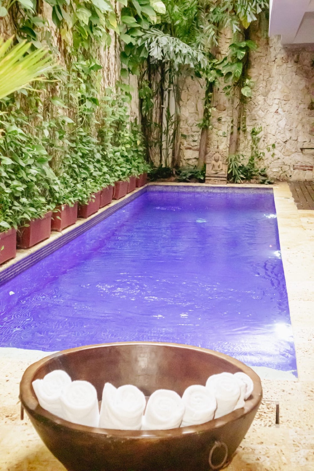 Casa del Hobo colonial villa in Walled City